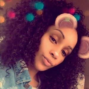 Meet your Posher, Ana